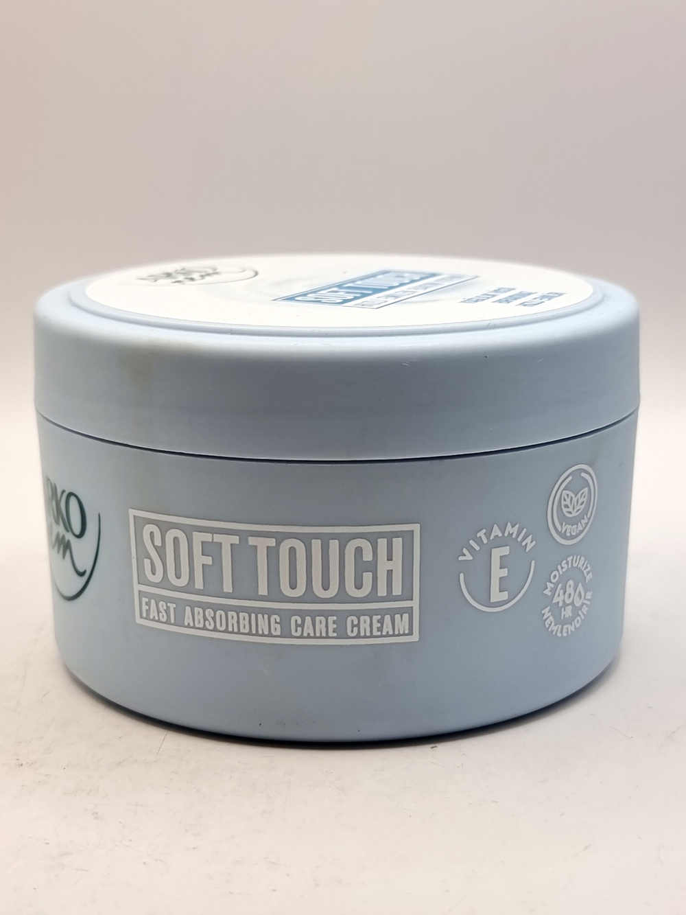 Крем увлажняющий 48 часов, быстовпитывающийся Soft Touch с витамином Е, маслом можжевельника и цитрусовых, 250 мл (Турция)