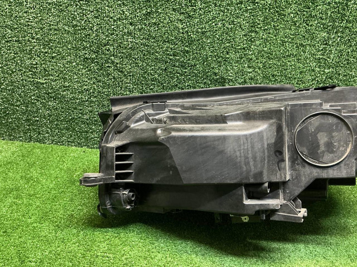 Фара правая Mercedes GLE V167 (2018-2024) LED