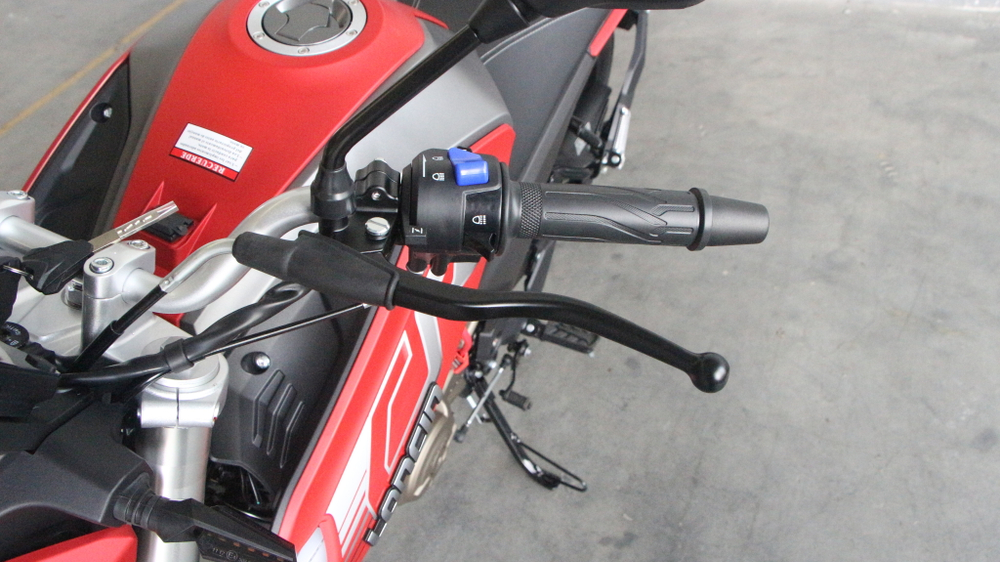 Мотоцикл Loncin CR4 II