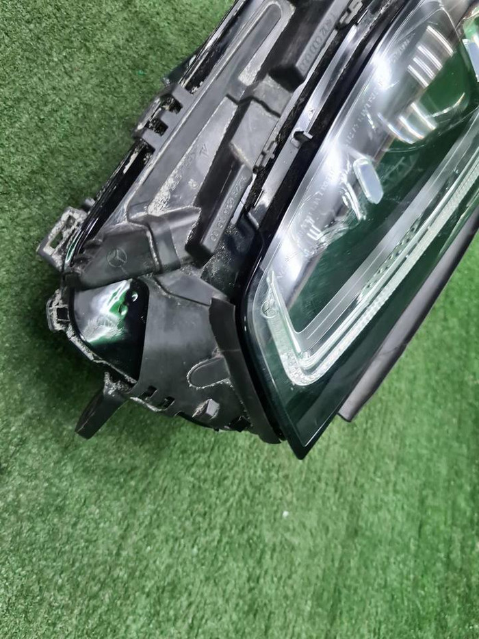 Фара правая Mercedes S W223 (20-нв) Digital Light