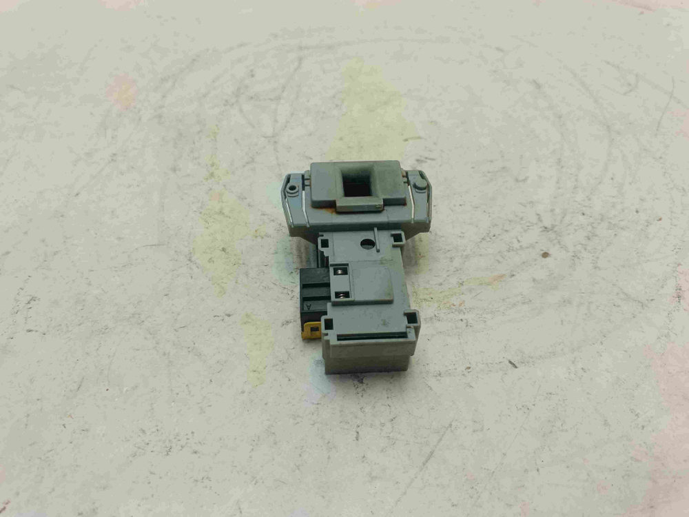 CSS34 1062DB1-07 кт239 Блокировка люка для стиральной машины Candy CSS34 1062DB1-07 б/у