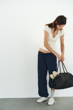 КОМБИНИРОВАННАЯ ФУТБОЛКА С V-ОБРАЗНЫМ ВЫРЕЗОМ — ZARA