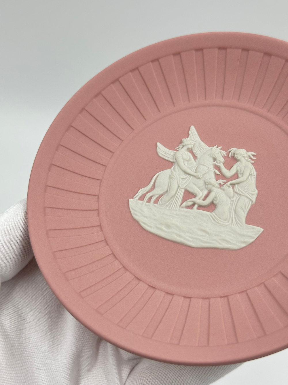 Декоративная тарелочка Wedgwood розовая