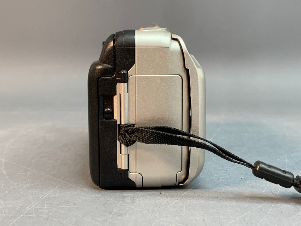 Olympus SuperZoom 70G