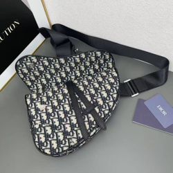 Сумка через плечо Christian Dior Saddle