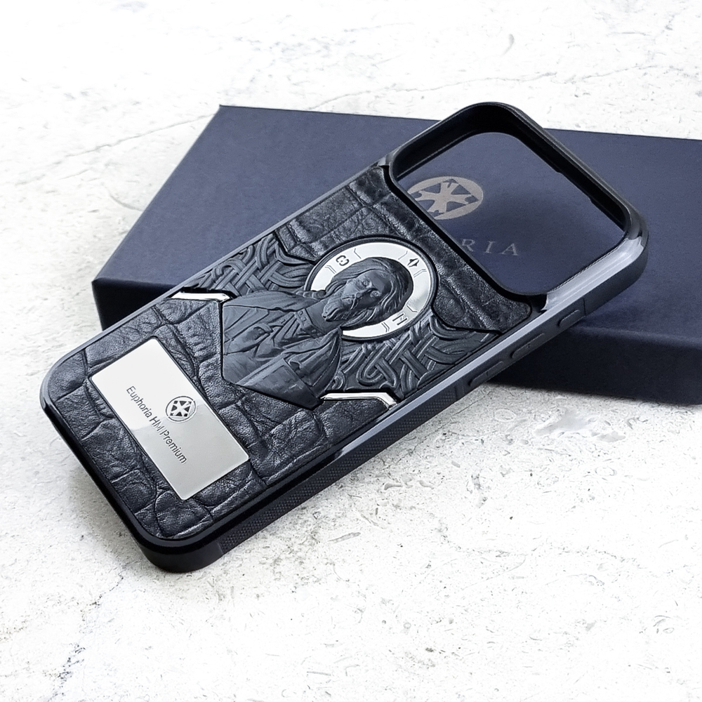 Чехол Euphoria HM Пантократор для iPhone 18 Pro Max на фирменной коробке — боковой вид, силиконовая рамка с кнопками, кожа CROC с образом Христа Вседержителя