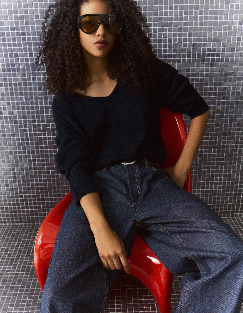 Женский свитер оверсайз с V-образным вырезом soft touch - BERSHKA