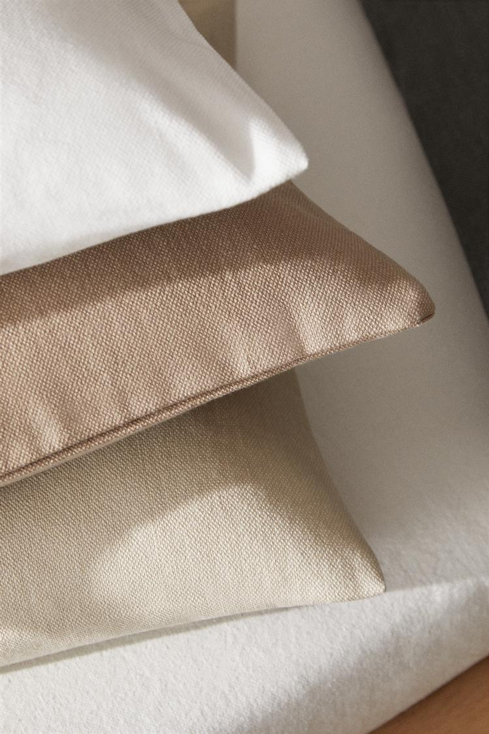 ZARA HOME ОДНОТОННЫЙ ЧЕХОЛ ДЛЯ ДЕКОРАТИВНОЙ ПОДУШКИ, ЭКРЮ