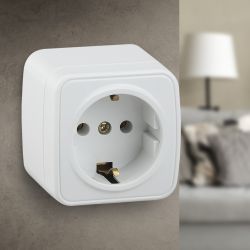 Розетка Intro Polo 3-202-01 2P+E Schuko 16А-250В IP20 ОУ белый | Intro Polo
