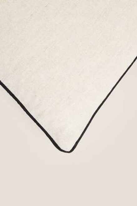 ZARA HOME ЧЕХОЛ ДЛЯ ДЕКОРАТИВНОЙ ПОДУШКИ С ВЫШИВКОЙ, СВЕТЛО-БЕЖЕВЫЙ