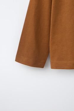 ZARA ФУТБОЛКА С АНИМАЛИСТИЧЕСКИМ ПРИНТОМ, СВЕТЛО-КОРИЧНЕВЫЙ
