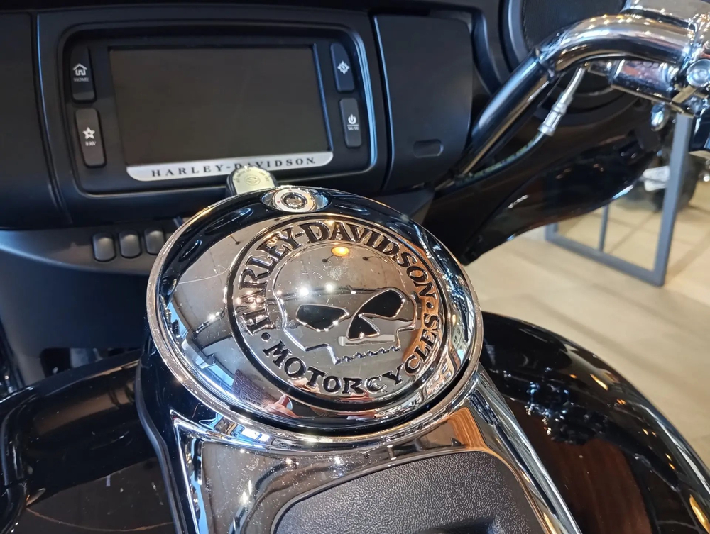 HARLEY-DAVIDSON TRIGLIDE ULTRA 2015