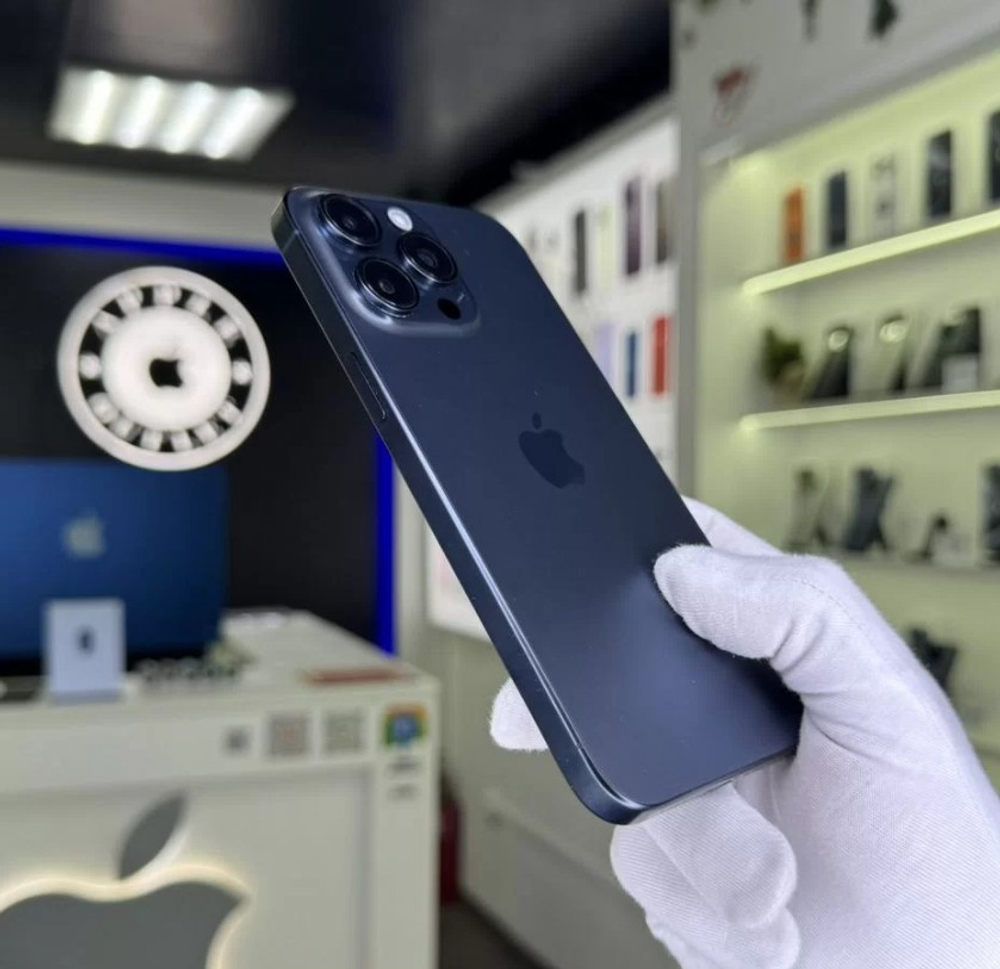iPhone 15 Pro Max, 256 ГБ б/у