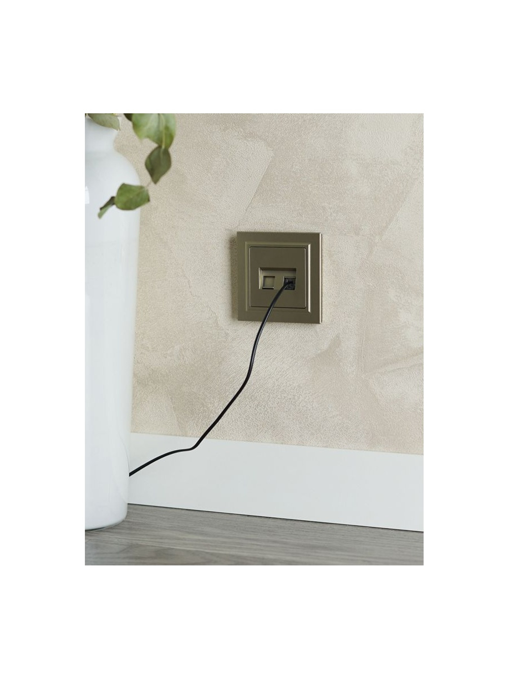 Розетка компьютерная двойн. СП RJ45 кат.5E BRITE РК10-2-БрШ механизм шампань IEK BR-K20-1-K37
