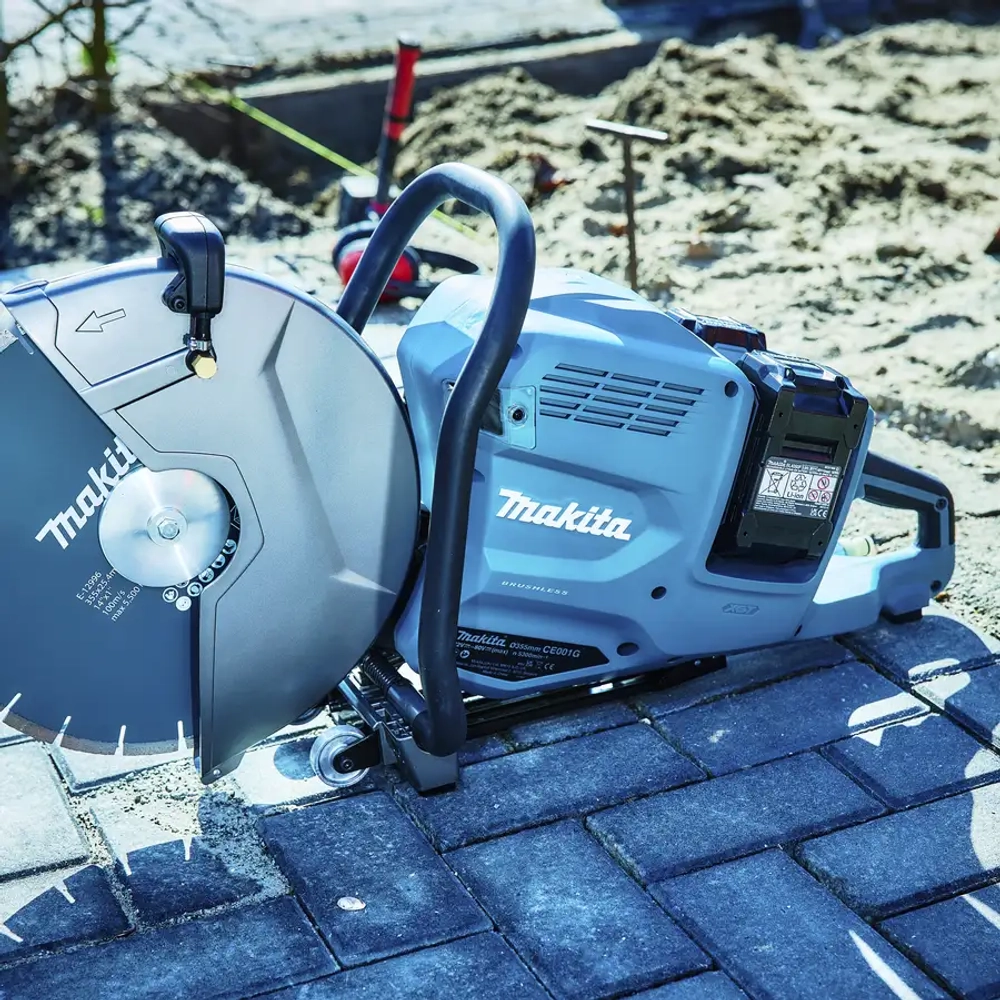 Резчик аккумуляторный Makita CE001GZ