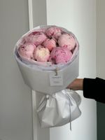 Букет 7шт нежно розовых пионов в оформлении