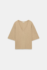 ФУТБОЛКА С V-ОБРАЗНЫМ ВЫРЕЗОМ — ZARA