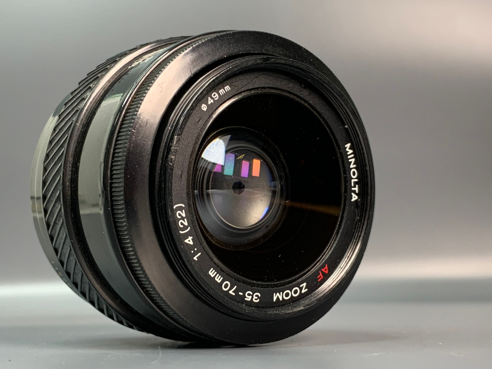 Minolta 35-70mm небольшие сколы на линзе Sony A