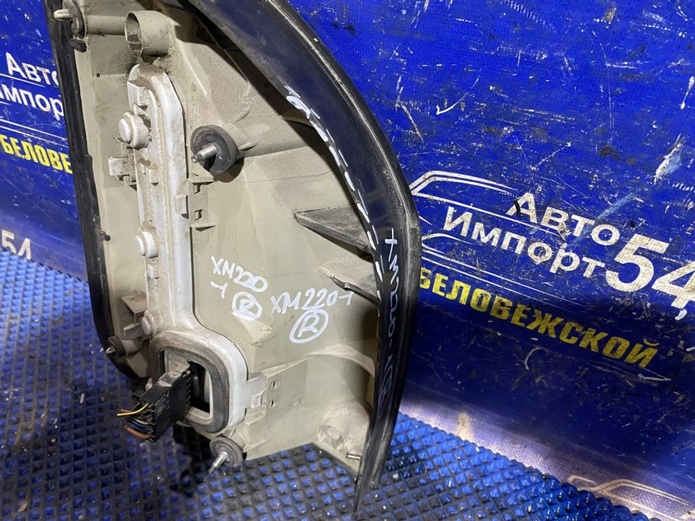 Стоп правый SUBARU TRAVIQ 2003