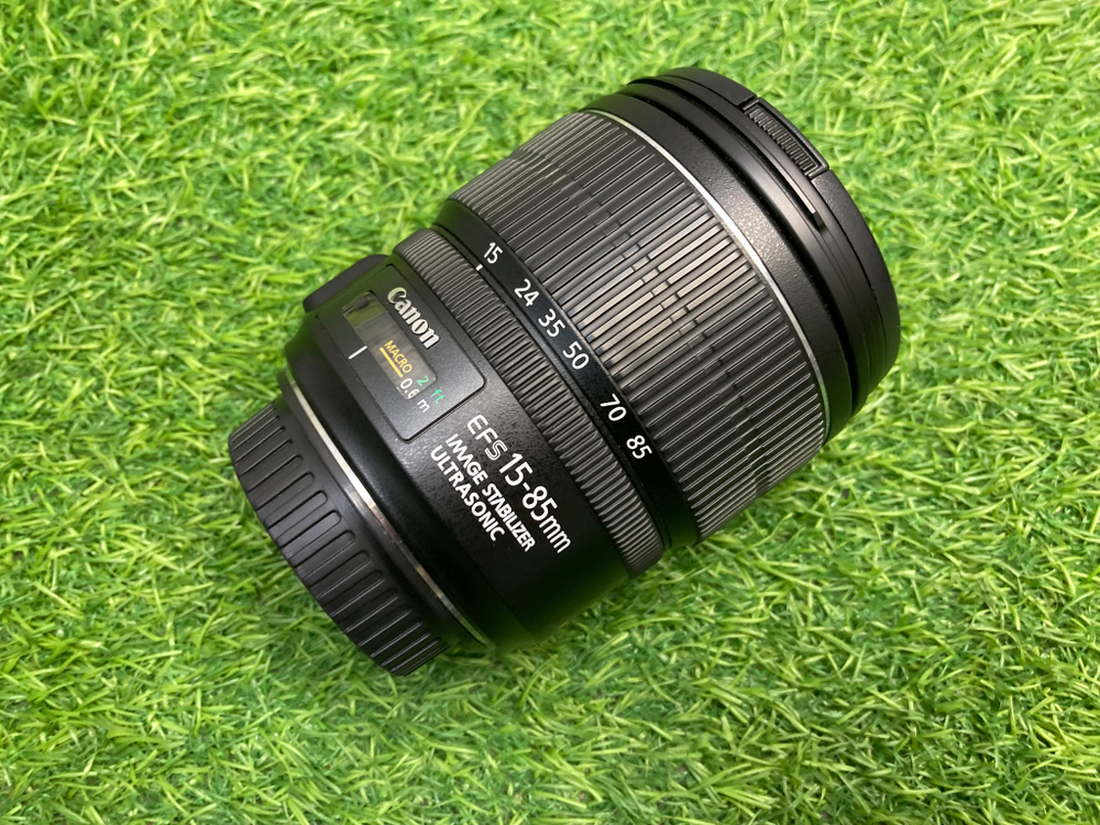 Canon EF-S 15-85mm 3.5-5.6 IS USM