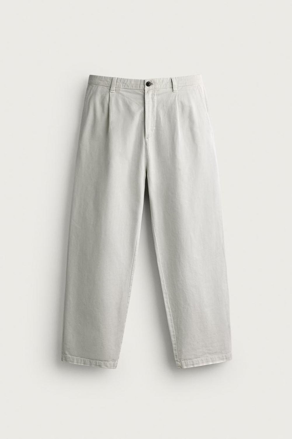 ZARA БРЮКИ ЧИНОС STRAIGHT FIT СО СКЛАДКАМИ, СЕРЫЙ