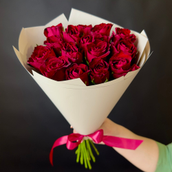 Flower bouquet of 15 Kenyan red roses