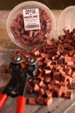 упаковка с колотой смальтой R80 весом 150г MELTI