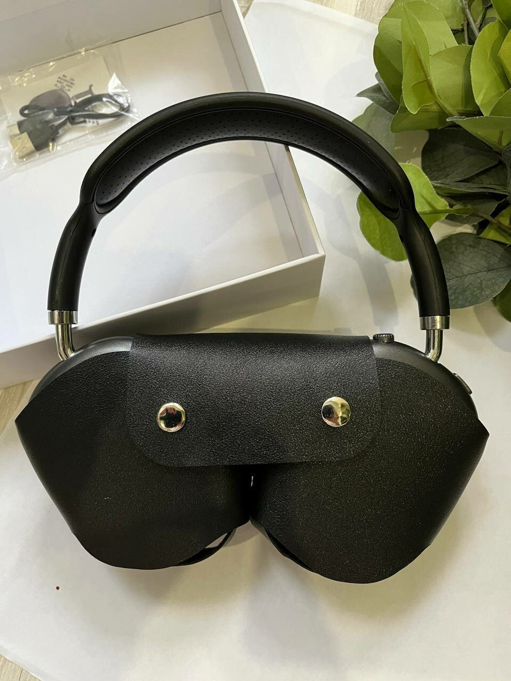 Наушники Pods Max с кожаным чехлом