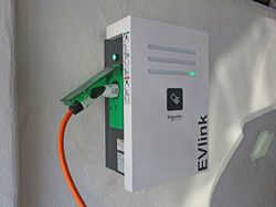 Зарядная станция EVlink PARKING Wall (EVW2S7P44)