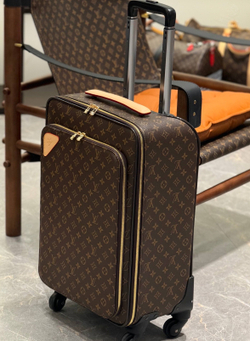 Дорожный чемодан Louis Vuitton