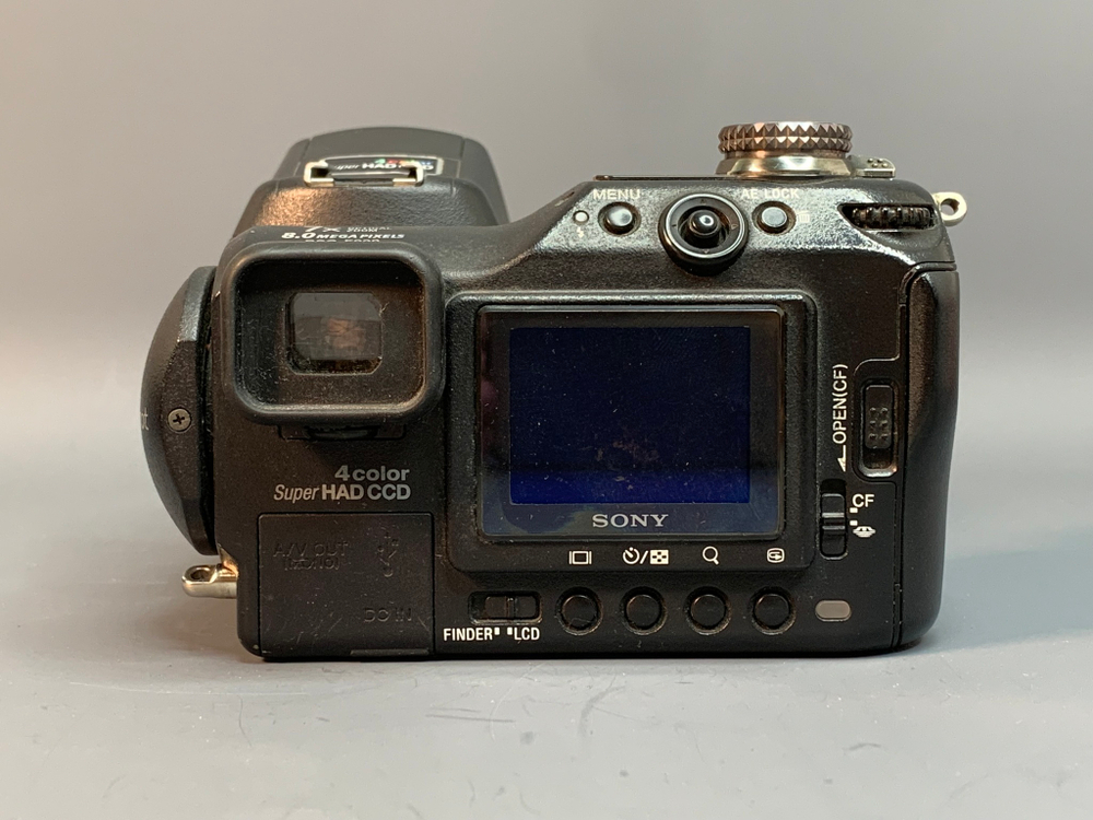 Sony DSC-F828 с дефектом