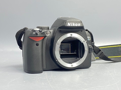 Nikon D60 body 5.200 кадров