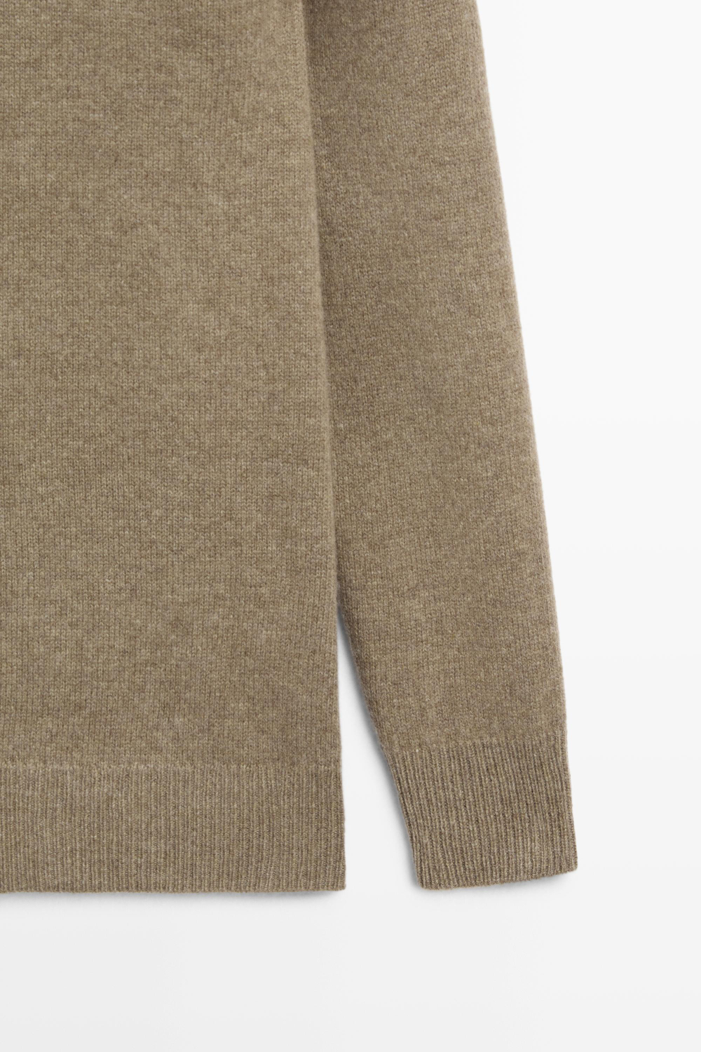 Massimo Dutti Трикотажный джемпер из смесовой шерсти с высоким воротником, зеленоватый