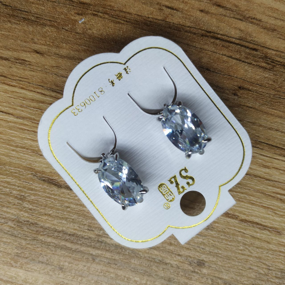 Клипсы Cubic Zirconia форма овал средний цвет прозрачный металл серебристый