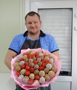 Большой букет из клубники в шоколаде " Молочное удовольствие"