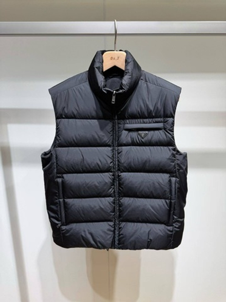 Пуховый жилет Prada