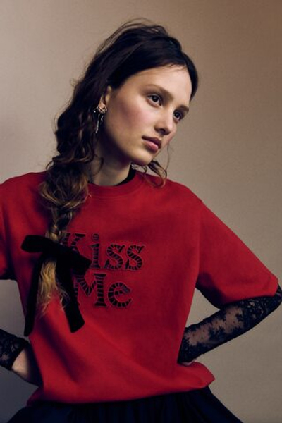 Футболка с вышивкой — Красный/Kiss Me - H&M