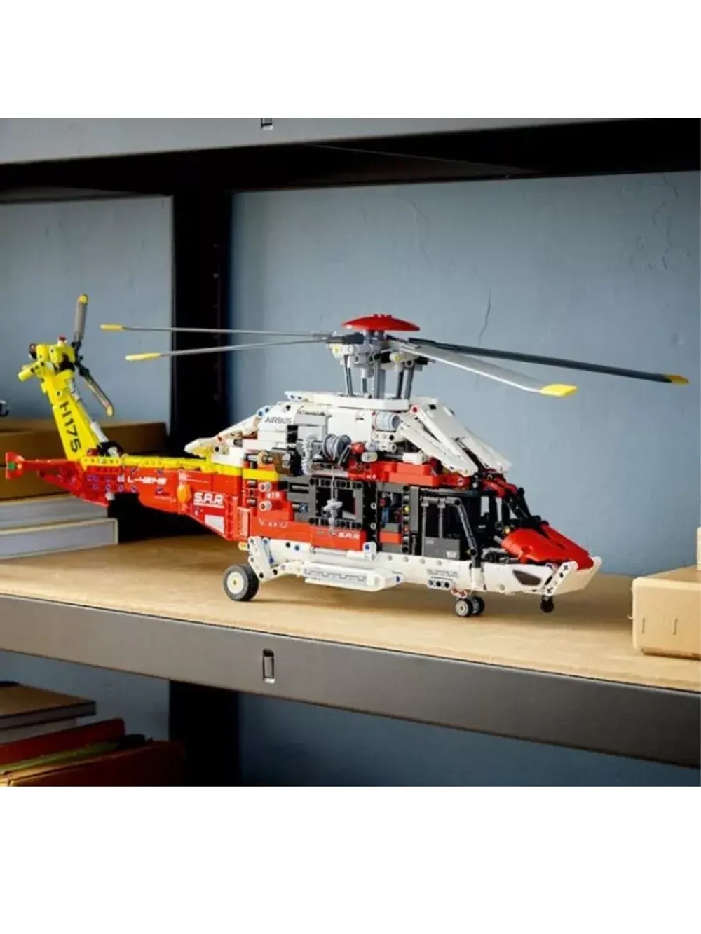 Лего Техник Спасательный вертолет Airbus H175 Technic