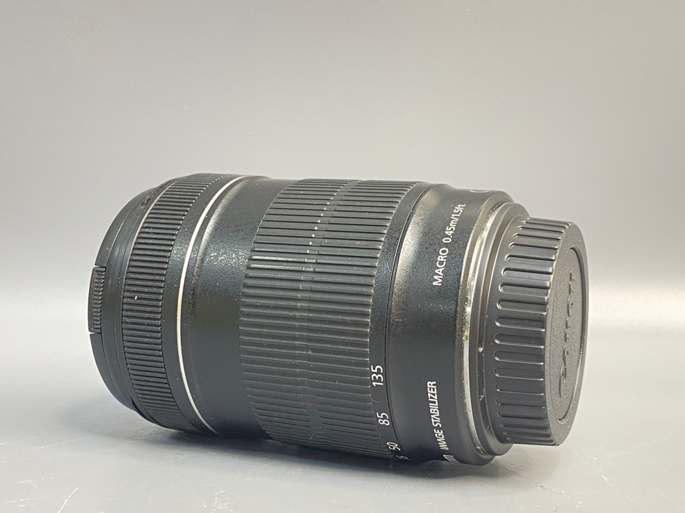 Canon EF-S 18-135mm3.5-5.6 IS