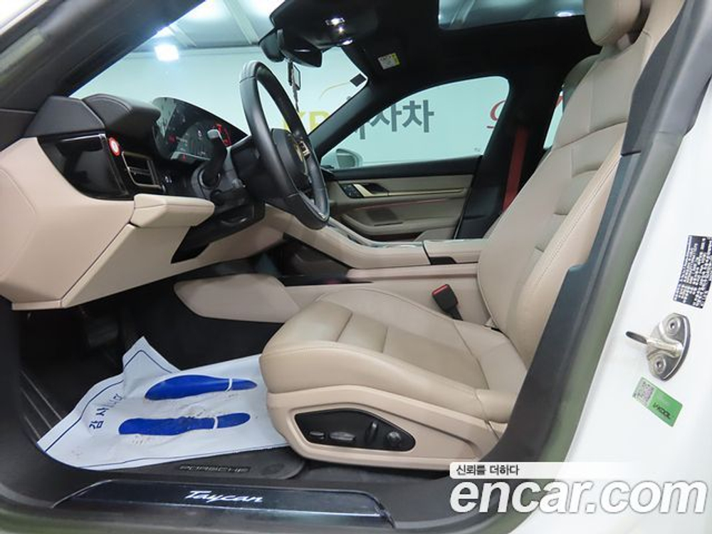 Porsche Taycan Base — 2023