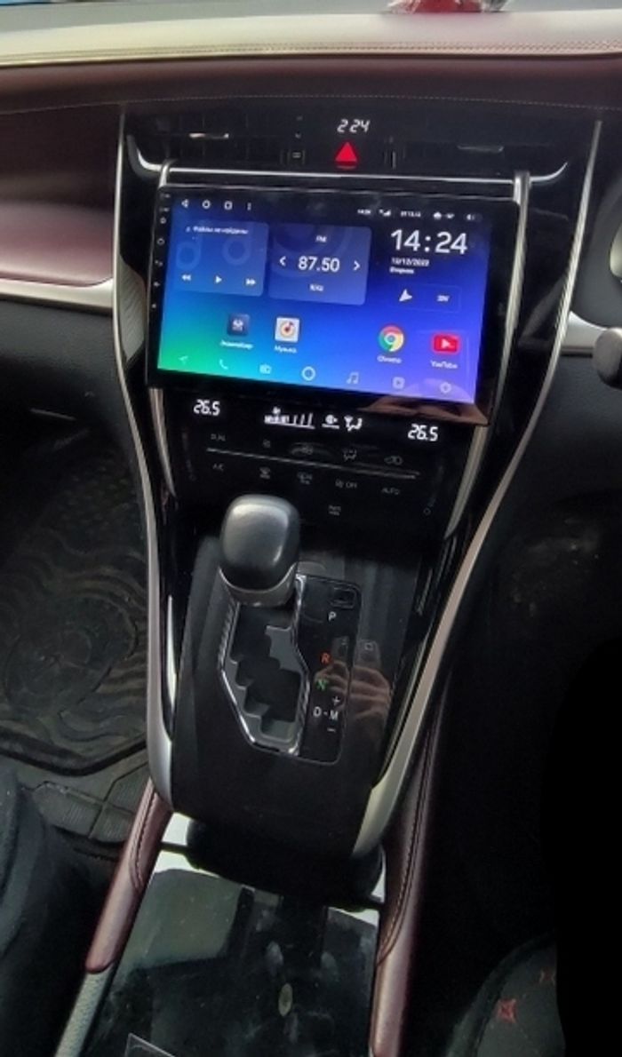 Магнитола для Toyota Harrier 3 XU60 2013-2020 (без JBL, рамка-накладка) - FarCar S400-TS18 монитор 10.36" QLED на Android 14, CarPlay, 4G SIM-слот