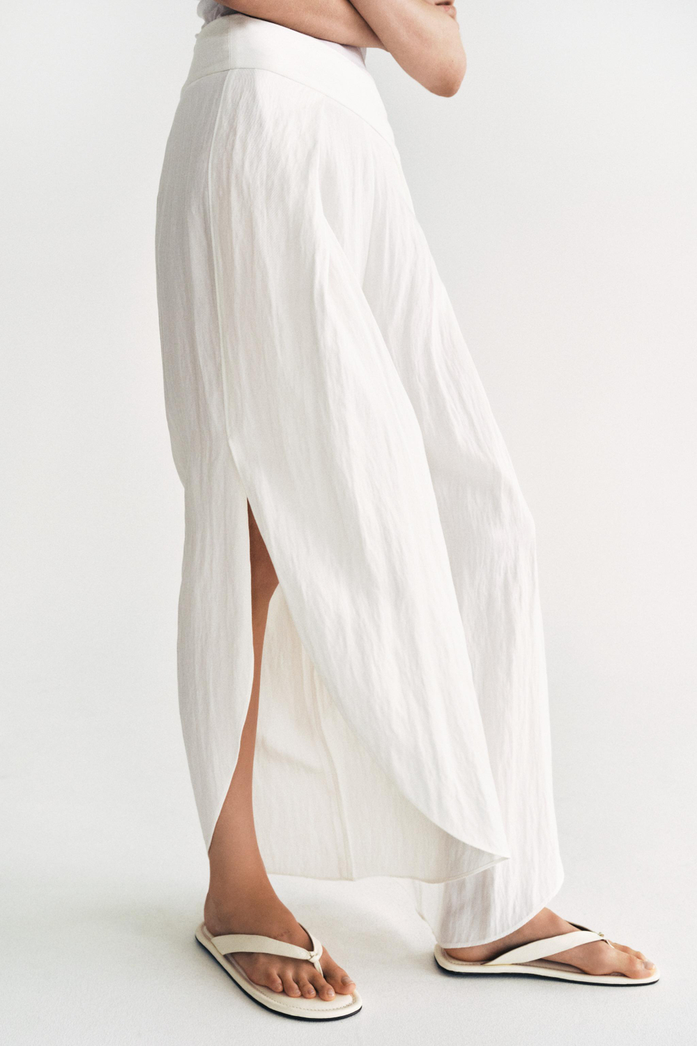 БРЮКИ С РАЗРЕЗАМИ — ZW COLLECTION — ZARA