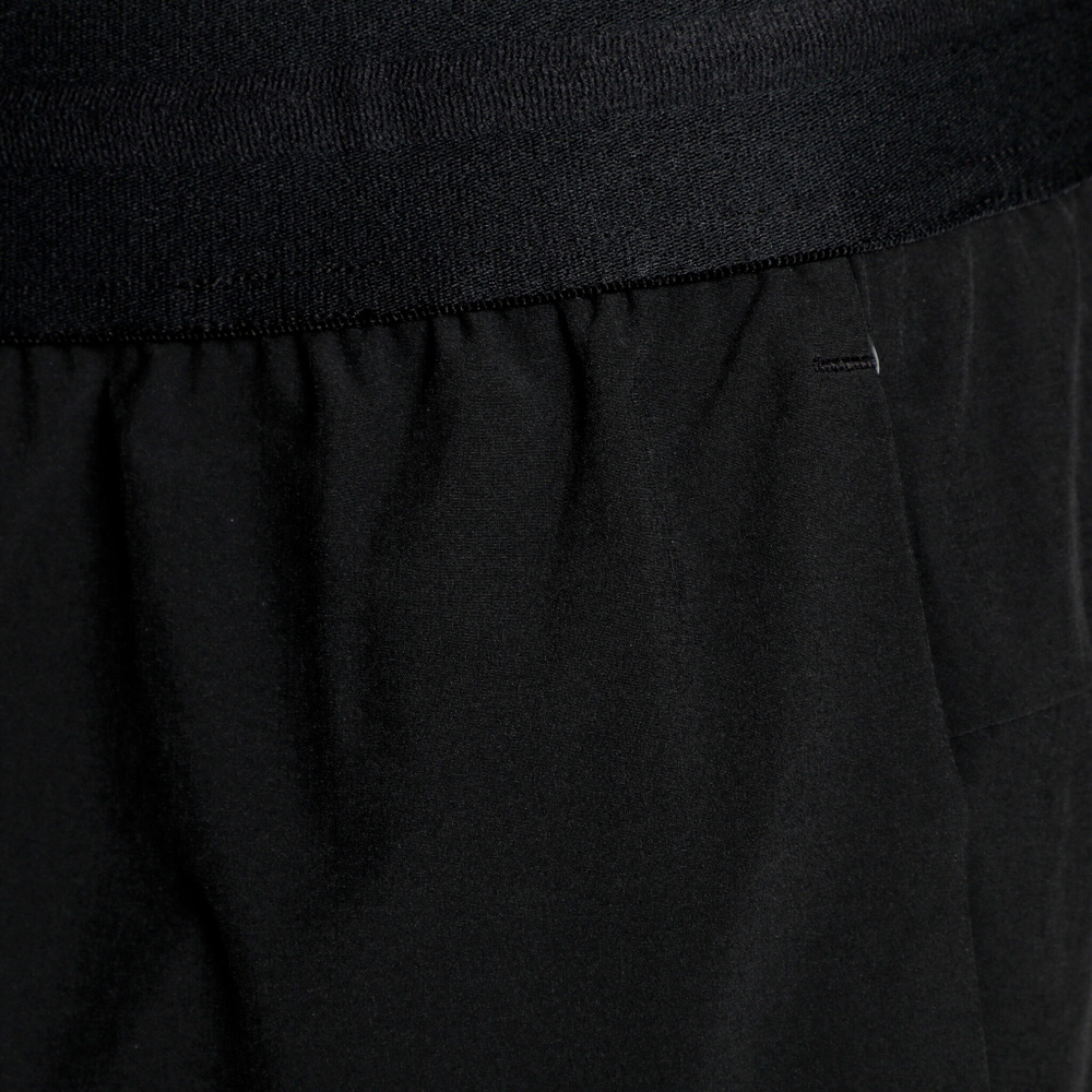 Мужские теннисные штаны New Balance R.W.Tech Foundation Training Pants Men - Black