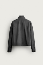 УКОРОЧЕННАЯ КУРТКА ИЗ СТРУЯЩЕЙСЯ ТКАНИ — ZARA