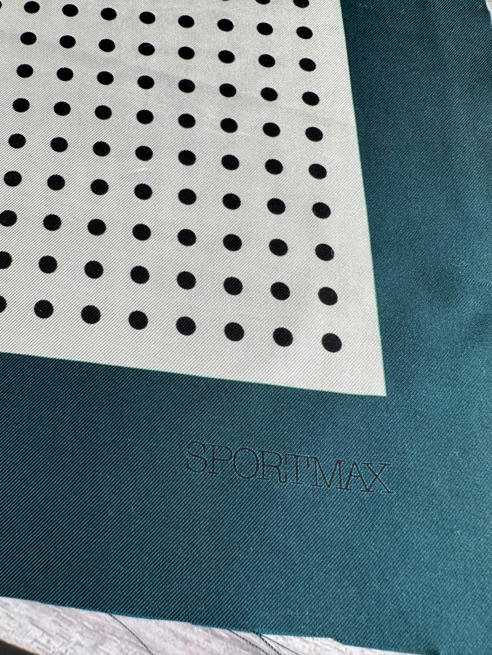 Шёлковый платок MaxMara SportMax, 90х90см, горошек/темно/изумрудный, не подшитый