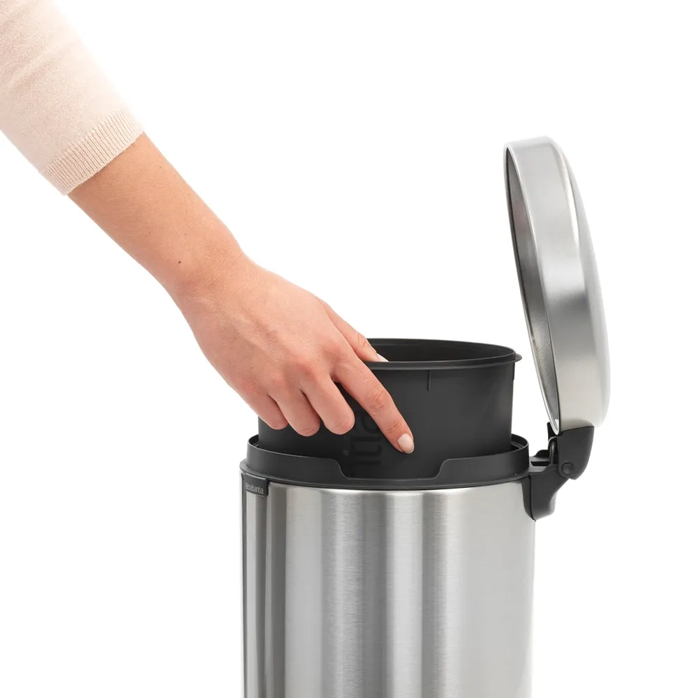 Brabantia Контейнер для мусора NewIcon 5л, матовая сталь 112102