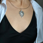 Сердце ажурное с ангелом на жестком чокере, цвет серебро, Италия