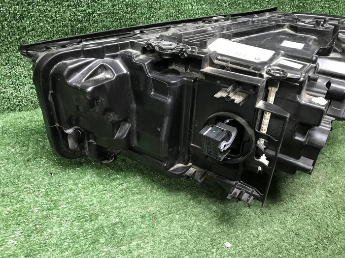 Фара правая BMW 5er G30 (2020-2023) LED