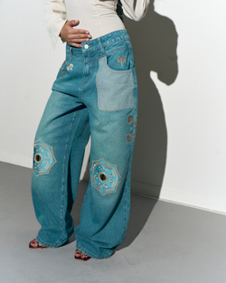 (SOLD OUT) Wide Leg Jeans with Ornamental embroidery