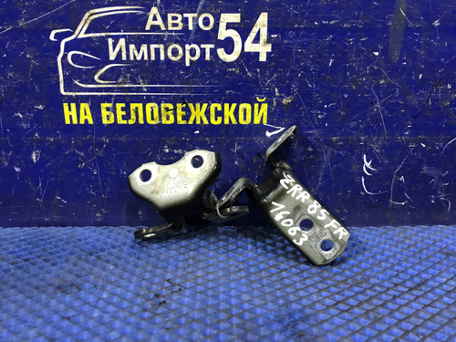 Петля двери передней правой TOYOTA NOAH 2014-2021